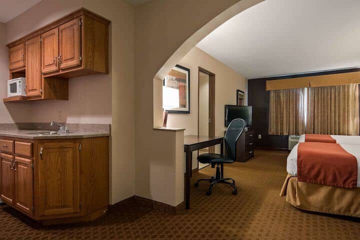 Room 5 of 14